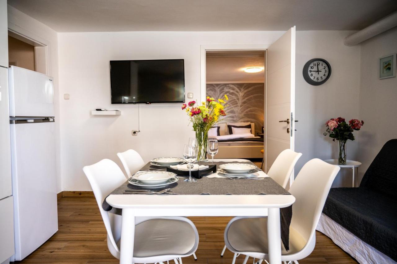 פוסטוינה Apartments Krasna מראה חיצוני תמונה